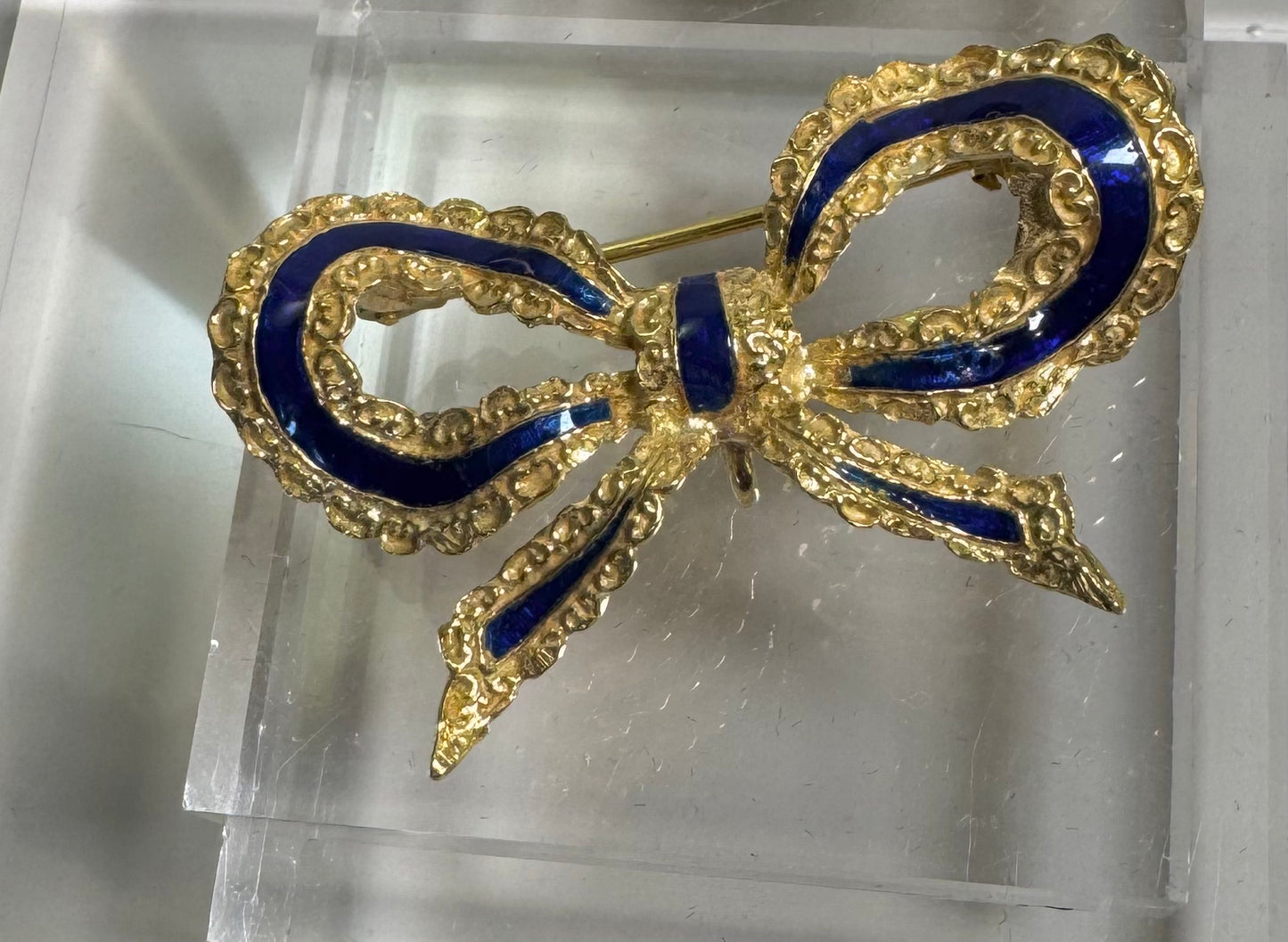Antique Bow Pin 18k Gold